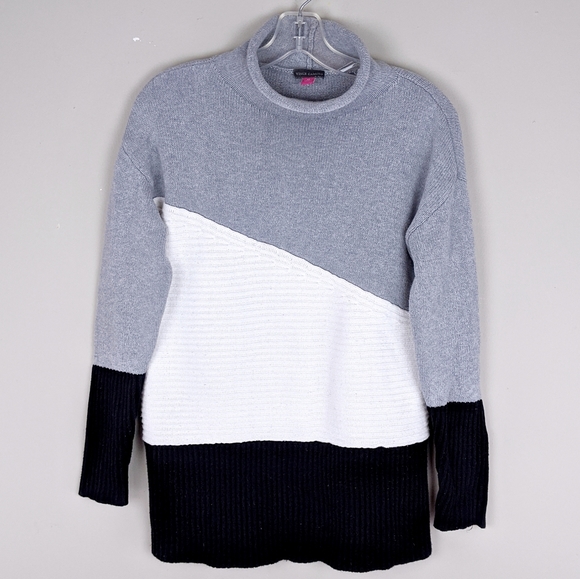 Vince Camuto Sweaters - Vince Camuto | Gray Color Block Sweater -E36
